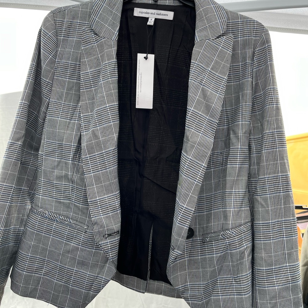 Cupcakes and cashmere blazer